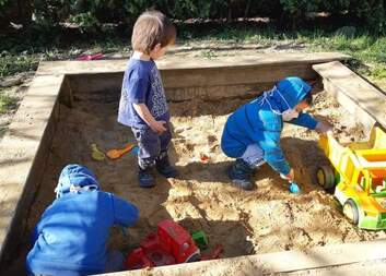 Milé překvapení pro děti v Charitním domě pro matky v tísni