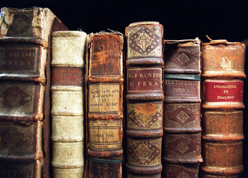 Nové knihy v Charitní knihovničce pro zaměstnance 