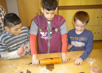 Pečení perníčků, ubrousková technika a kurz floristiky