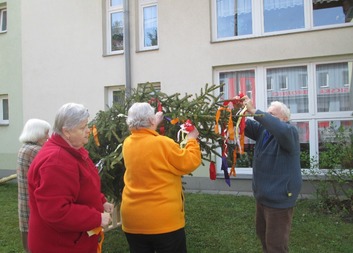 Tradiční stavění Máje