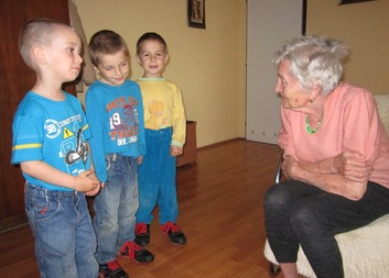 Návštěva dětí ke Dni matek