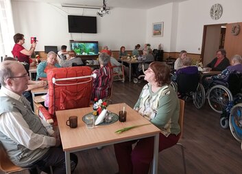 Jak jsme oslavili MDŽ v Domově pro seniory v Hnojníku