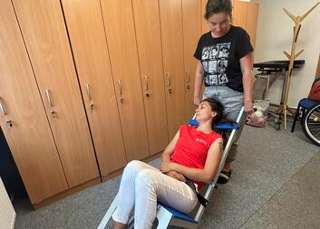 Židle pro zvedání osob po pádu