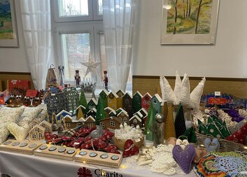 Vánoční výstava v Charitním domě pro seniory v Hnojníku potěšila klienty i návštěvníky